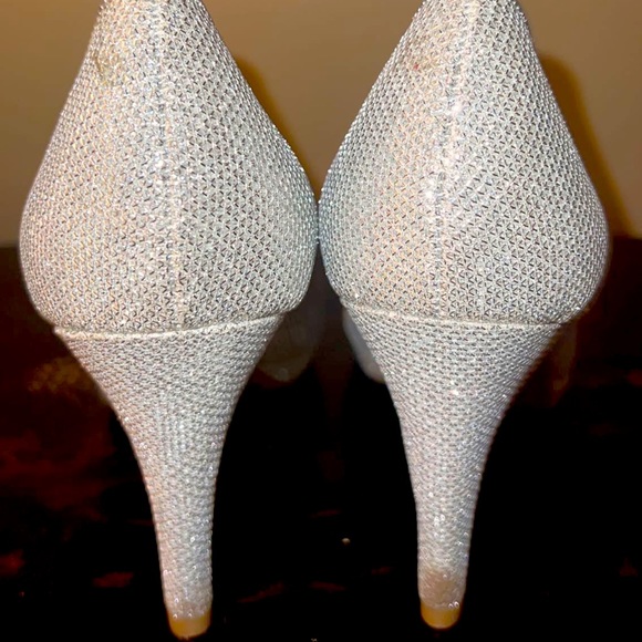 Silver sparkly pumps🥰 - Picture 3 of 6